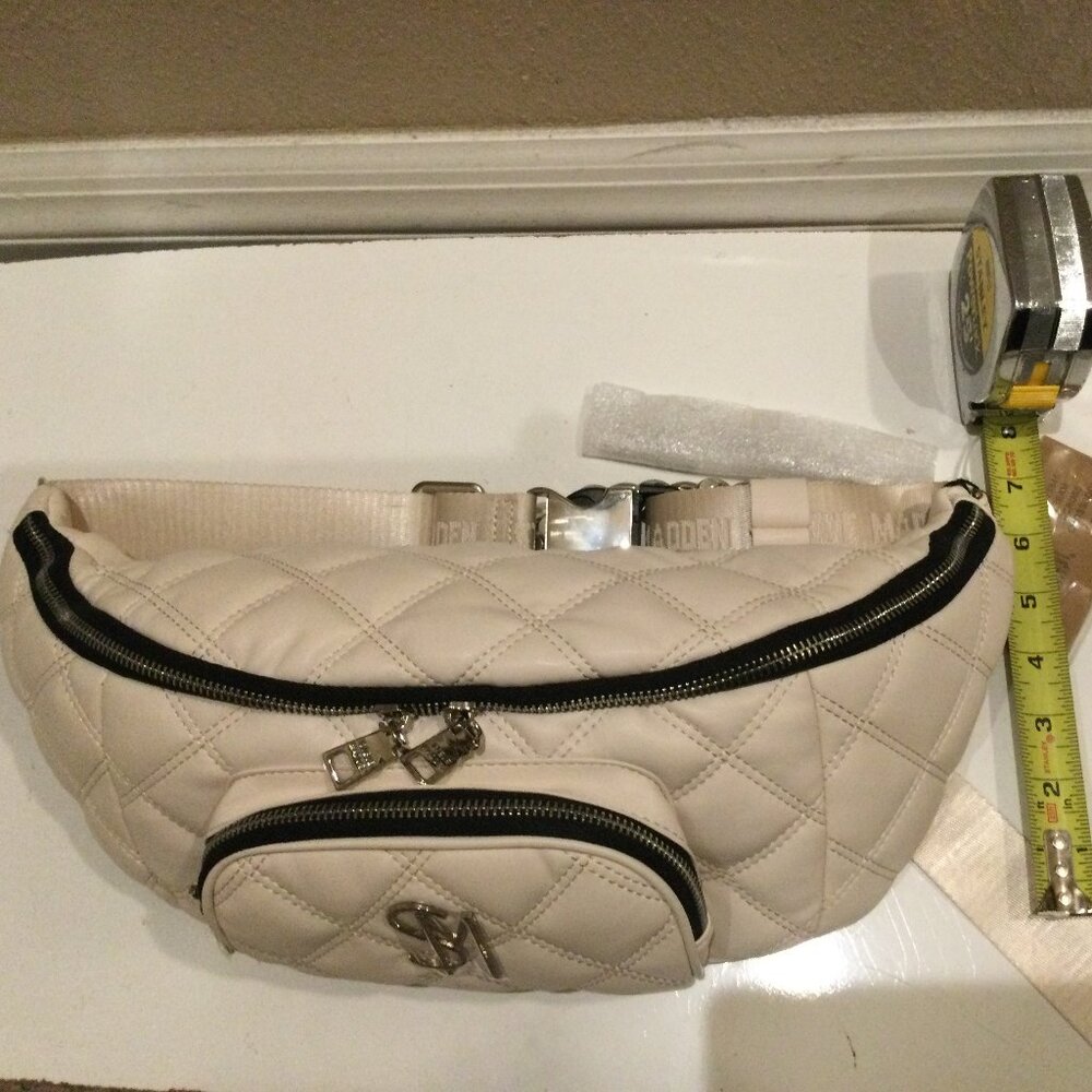 NWT modern Steve Madden off white oversized belt bag, sling purse